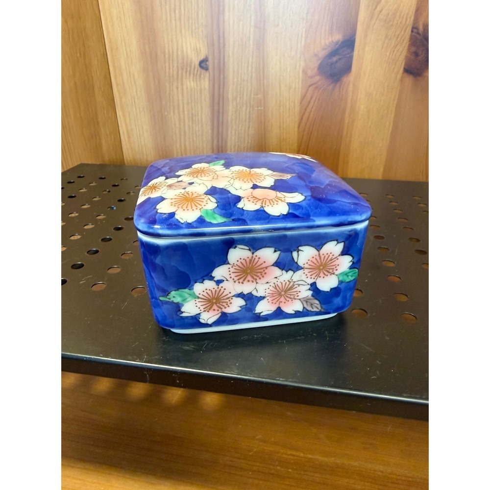 Vintage Fukagawa Porcelain Arita Japan Blue Cherry Blossom Trinket Box 2x3"